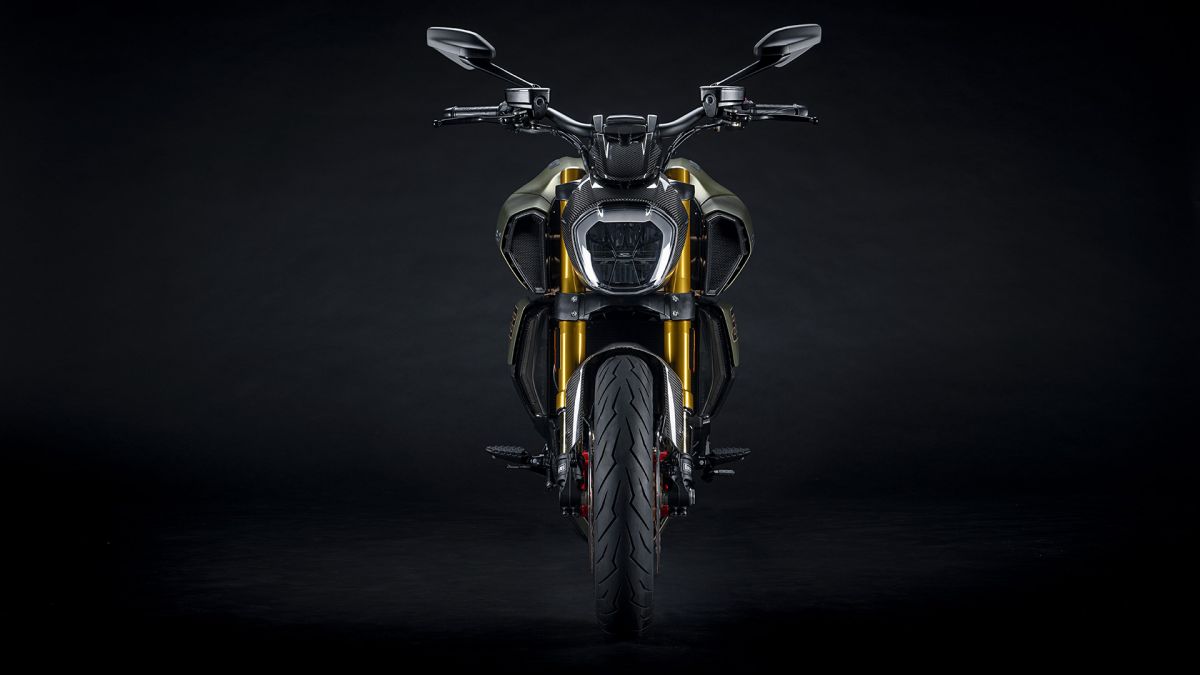 Ducati-diavel-1260-lamborghini