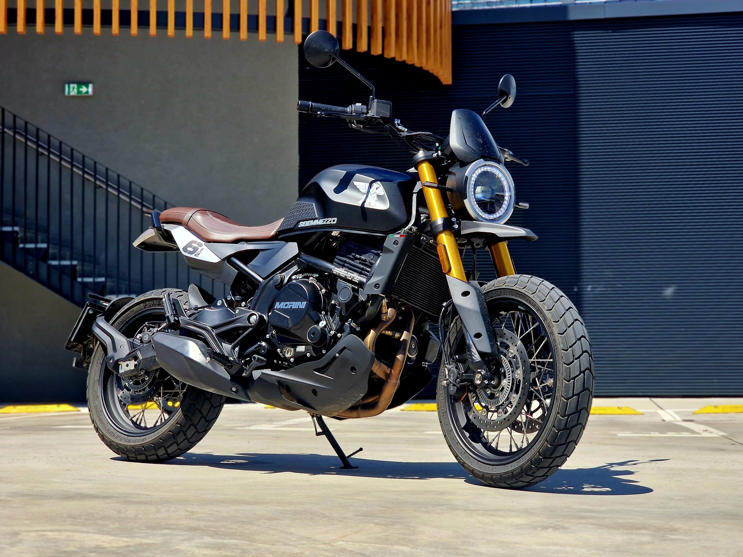 TEST: Moto Morini Seiemmezzo 650 SCR – Dychberúci scrambler s ktorým sa ...